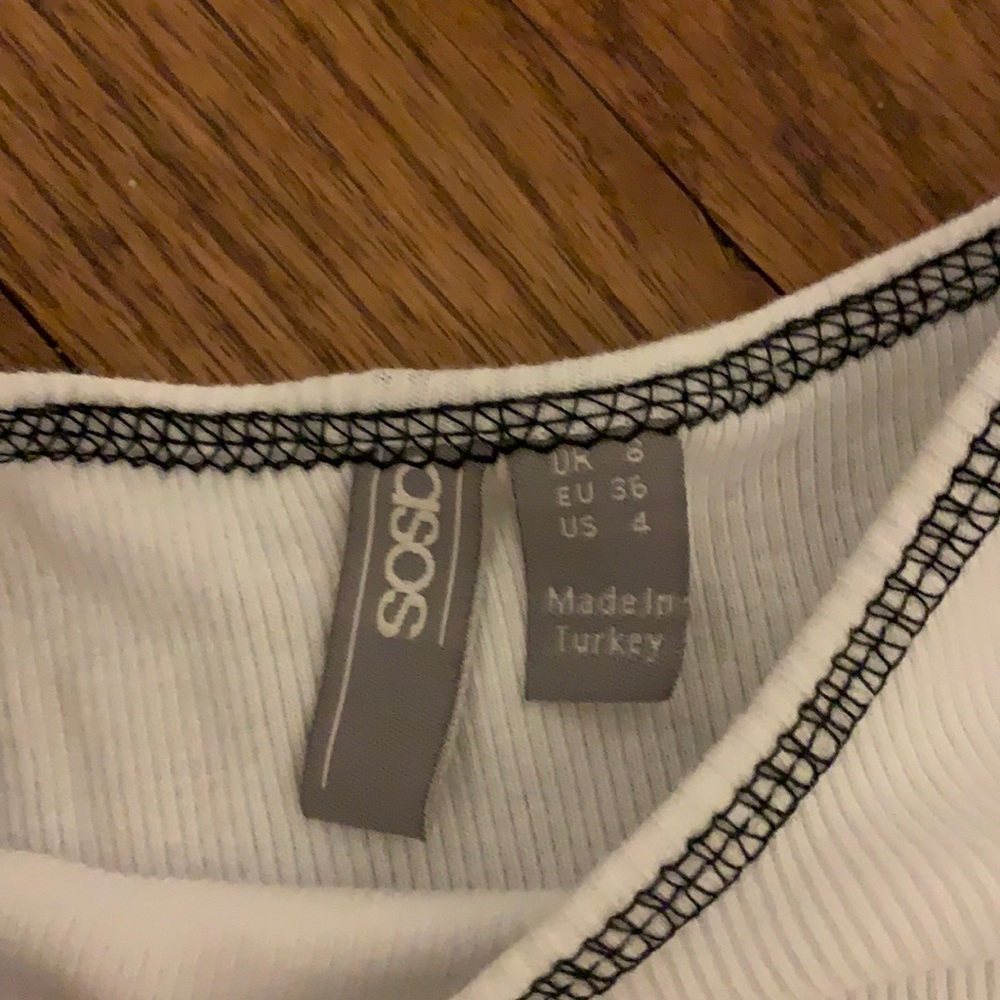 Cropped tee! - Picture 2 of 3